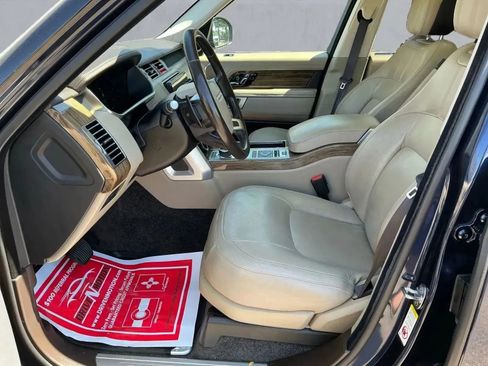 Used 2019 Land Rover Range Rover HSE image 12