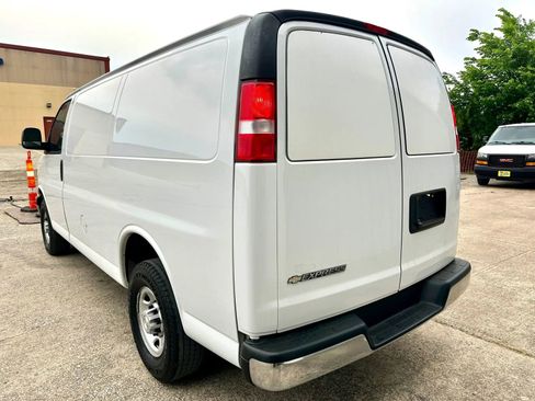 Used 2021 Chevrolet Express 2500 w/ Driver Convenience Package RWD image 4