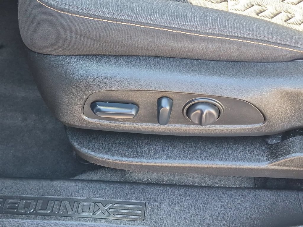 Used 2023 Chevrolet Equinox LT FWD image 35