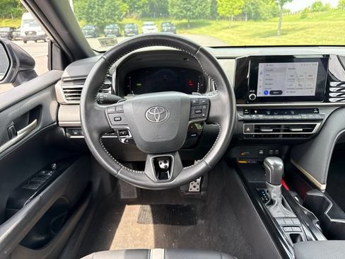 Used 2025 Toyota Camry SE FWD image 20