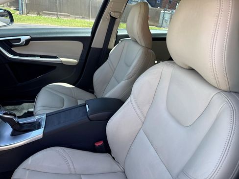 Used 2018 Volvo V60 T5 Dynamic w/ Vision Package FWD image 28