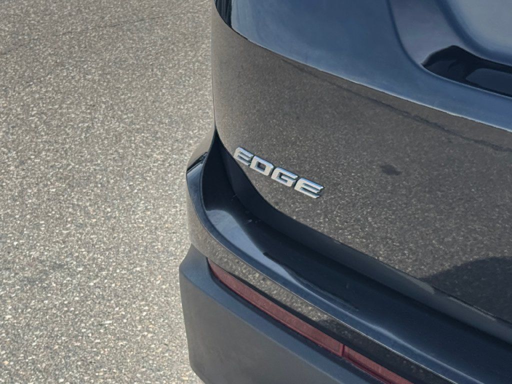 Used 2018 Ford Edge SEL FWD image 37