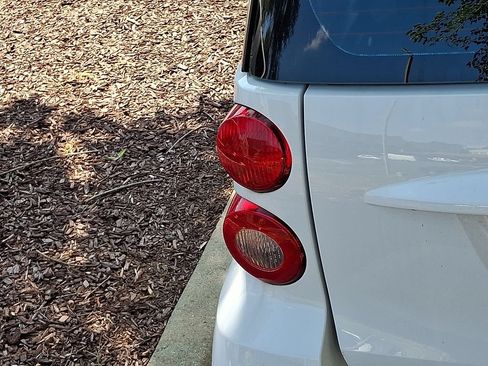 Used 2015 smart fortwo Coupe RWD image 8
