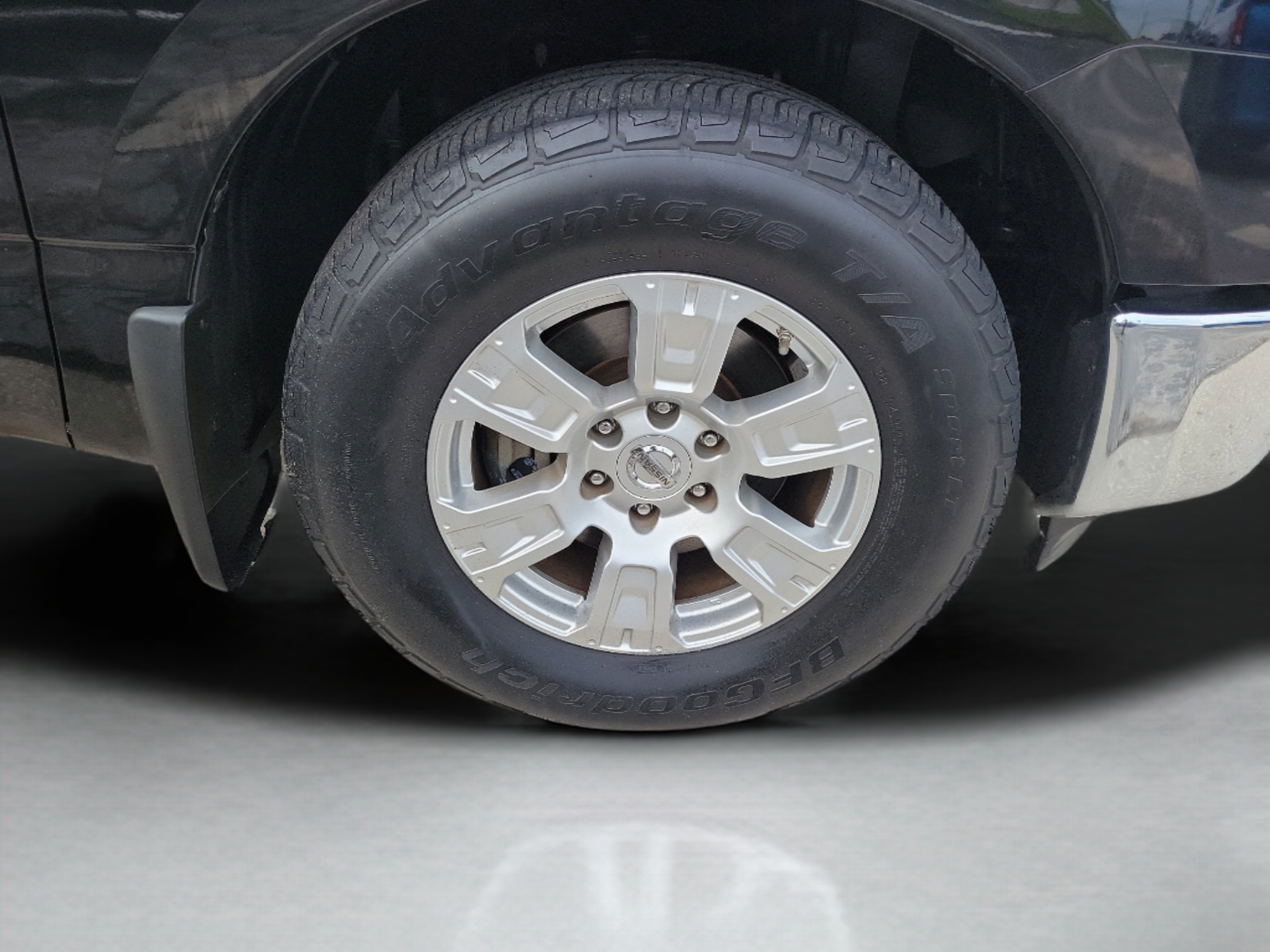 Used 2017 Nissan Titan SV RWD image 6