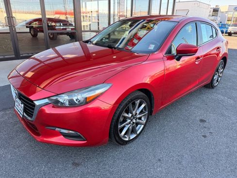 Used 2018 MAZDA MAZDA3 Touring FWD image 1