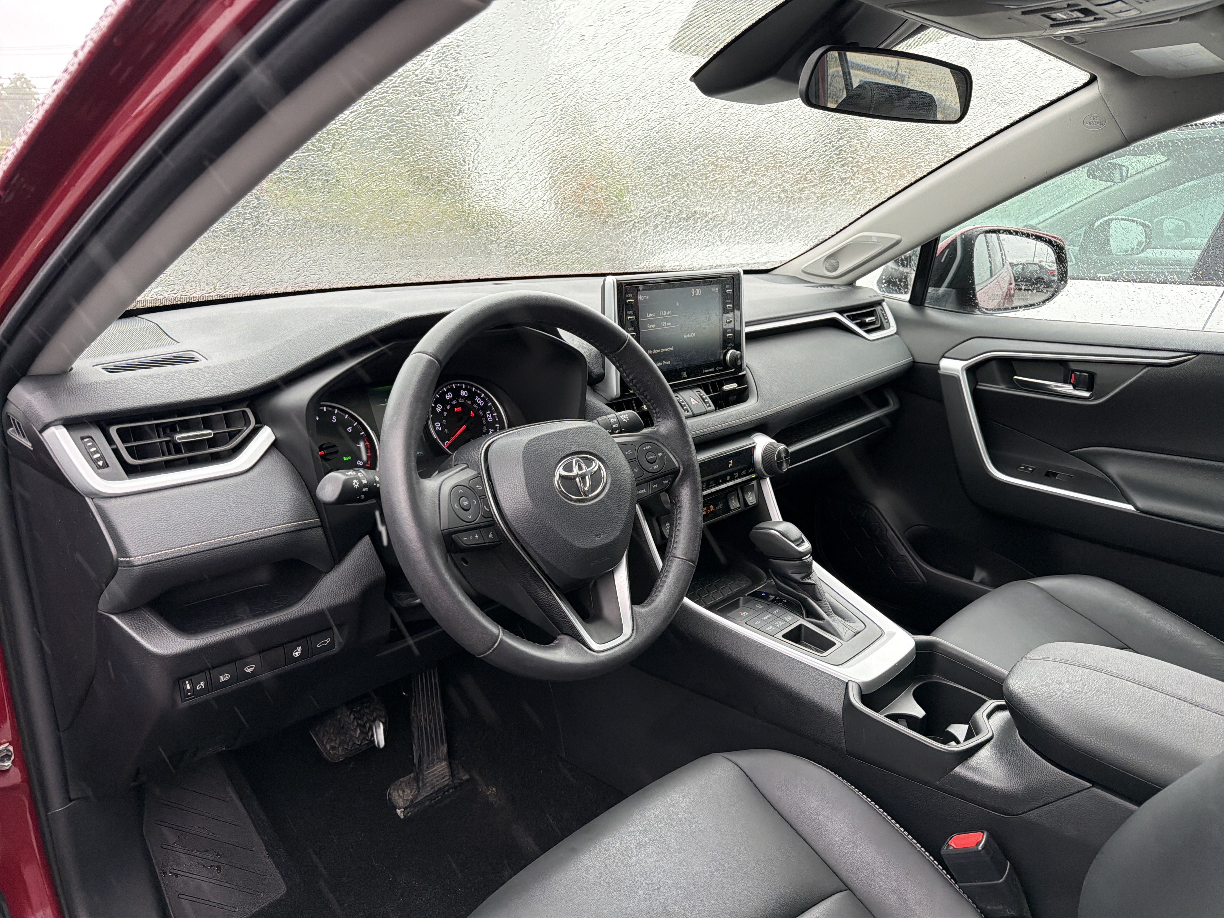 Used 2021 Toyota RAV4 XLE Premium AWD/4WD image 9