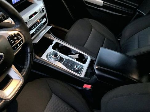 Used 2022 Ford Explorer XLT image 14