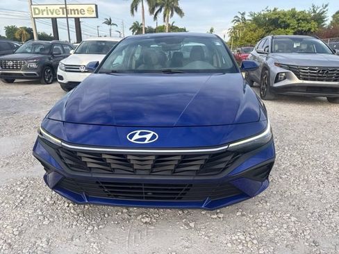 Used 2024 Hyundai Elantra SEL FWD image 2