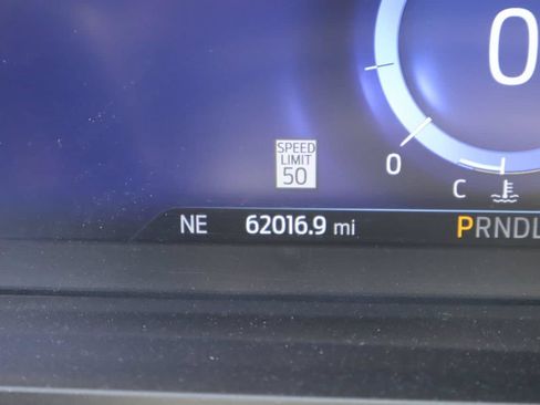 Used 2022 Ford Explorer Platinum w/ Equipment Group 601A RWD image 11