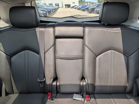 Used 2013 Cadillac SRX Premium AWD/4WD image 16