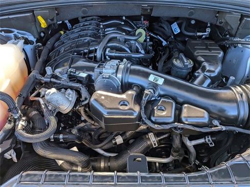 Certified 2024 Jeep Grand Cherokee L Laredo image 31