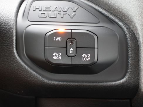 Used 2025 RAM 3500 Tradesman w/ Chrome Appearance Group image 19