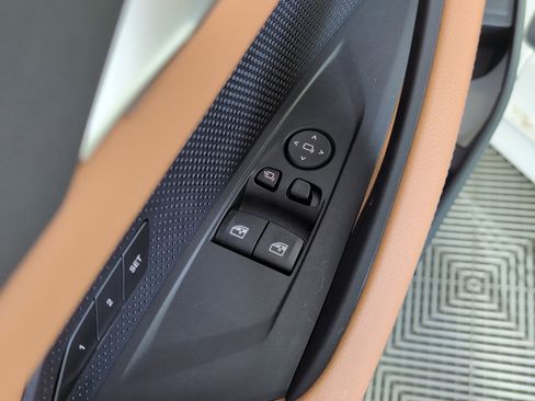 Used 2025 BMW 430i Coupe w/ Convenience Package image 10