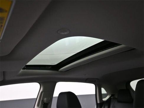 New 2026 Honda HR-V EX-L image 4