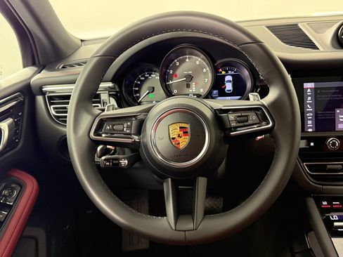 Certified 2026 Porsche Macan AWD/4WD image 11
