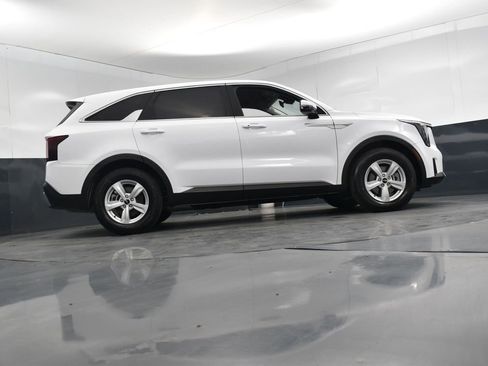 New 2025 Kia Sorento LX FWD image 28