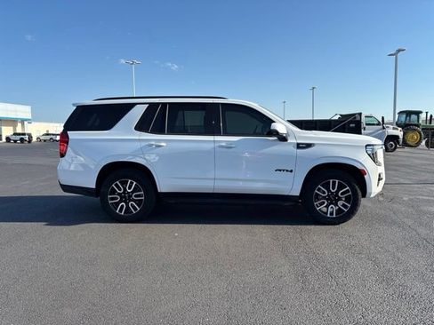 Used 2024 GMC Yukon AT4 w/ Technology Package AWD/4WD image 4