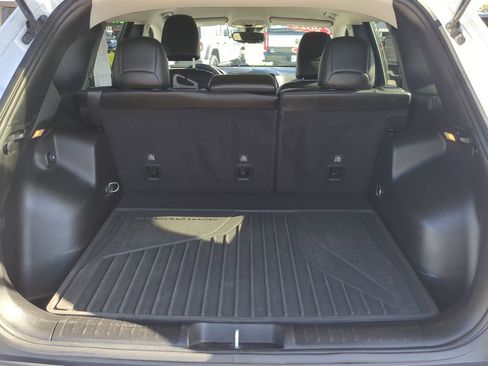 Used 2022 Jeep Cherokee Trailhawk image 12