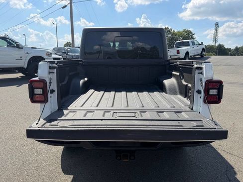 Used 2024 Jeep Gladiator Sport AWD/4WD image 5