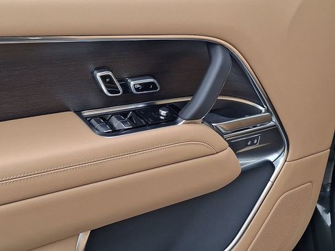 New 2026 Land Rover Range Rover Long Wheelbase SE AWD/4WD image 8