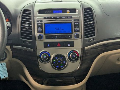 Used 2011 Hyundai Santa Fe GLS image 18