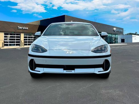 New 2024 Hyundai Ioniq 6 SEL image 13