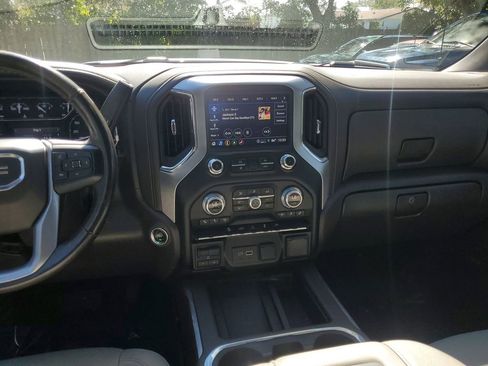 Certified 2022 GMC Sierra 1500 SLT w/ SLT Convenience Package image 17