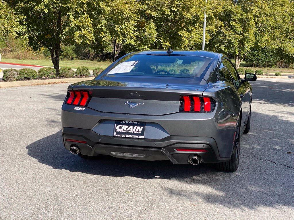 Used 2024 Ford Mustang Coupe RWD image 7