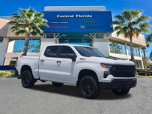 Used 2025 Chevrolet Silverado 1500 Custom Trail Boss AWD/4WD image 2