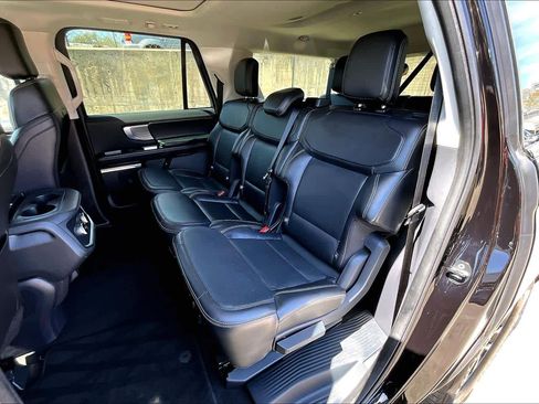 Used 2025 Ford Expedition Max Platinum image 21
