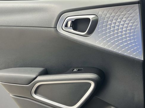 Certified 2022 Kia Soul LX w/ Technology Package image 13