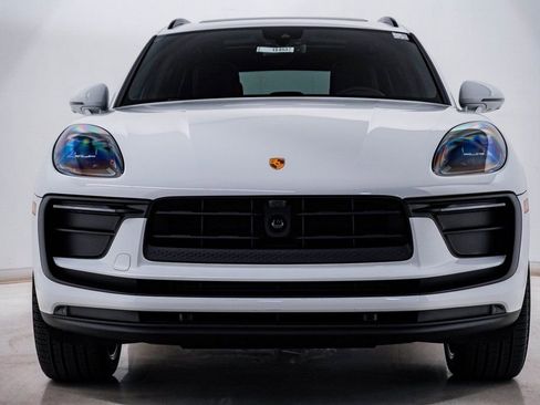 New 2026 Porsche Macan image 6