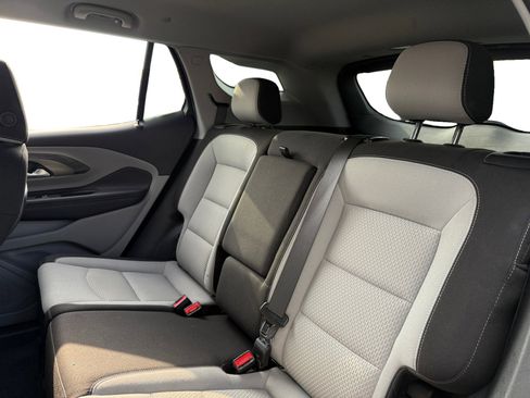 Used 2024 GMC Terrain SLE image 12