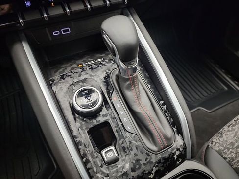 Used 2023 Chevrolet Colorado Z71 w/ Z71 Convenience Package 2 image 24