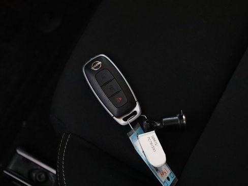 Used 2023 Nissan Rogue S image 28