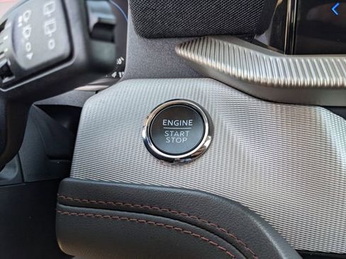 Used 2025 Ford Explorer Active w/ Active Comfort Package image 29