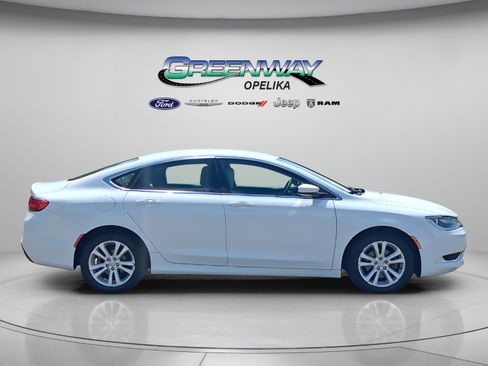 Used 2016 Chrysler 200 Limited FWD image 9