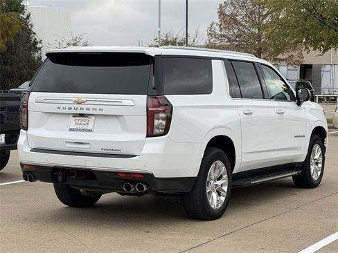 Used 2023 Chevrolet Suburban Premier image 4