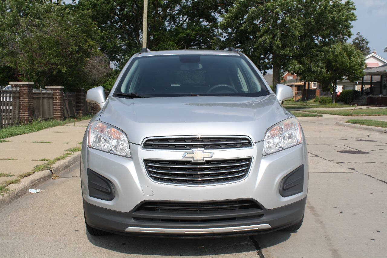 Used 2015 Chevrolet Trax LT w/ LT Sun and Sound Package AWD/4WD image 3