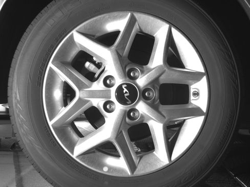 Used 2025 Kia Soul LX w/ LX Technology Package image 15