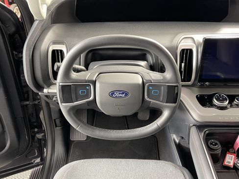 Certified 2025 Ford Expedition Active AWD/4WD image 13
