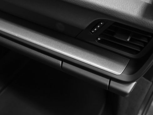 Certified 2026 Porsche 911 Carrera T RWD image 36