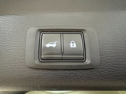 Used 2022 Mitsubishi Outlander SEL image 25