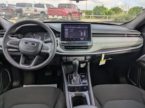 Used 2023 Jeep Compass Sport image 15