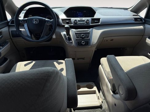 Used 2016 Honda Odyssey LX image 15