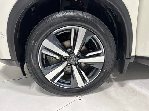 Used 2023 Nissan Rogue Platinum AWD/4WD image 8