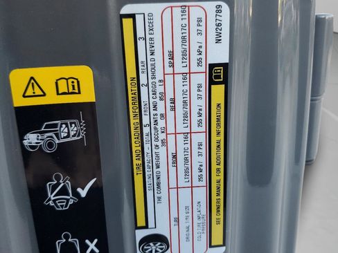 Used 2022 Jeep Wrangler Unlimited Rubicon 4xe w/ Steel Bumper Group image 31