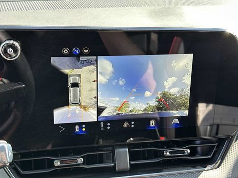 Certified 2025 Chevrolet Equinox RS w/ Safety and Technology Package AWD/4WD image 22