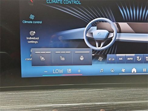 Used 2025 BMW X7 M60i image 44