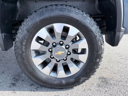 Used 2024 Chevrolet Silverado 2500 Custom w/ Custom Value Package image 16